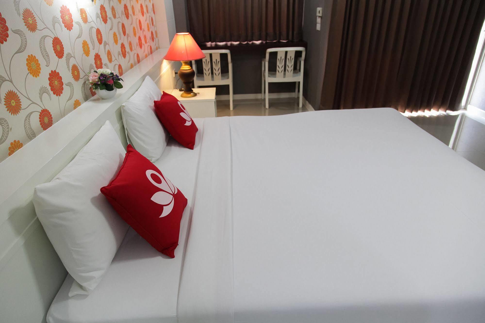 Zen Rooms Bangchak Bangkok Buitenkant foto
